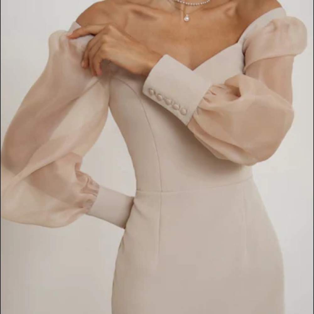 Beige puff-sleeve bodycon dress